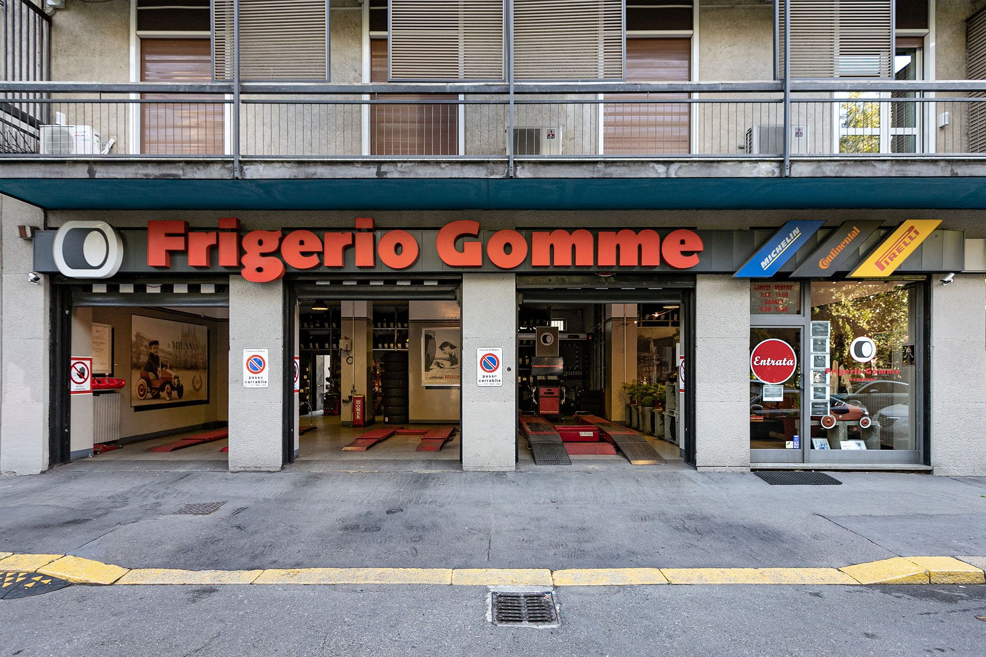 Frigerio Gomme Corso Sempione Milano, ingresso