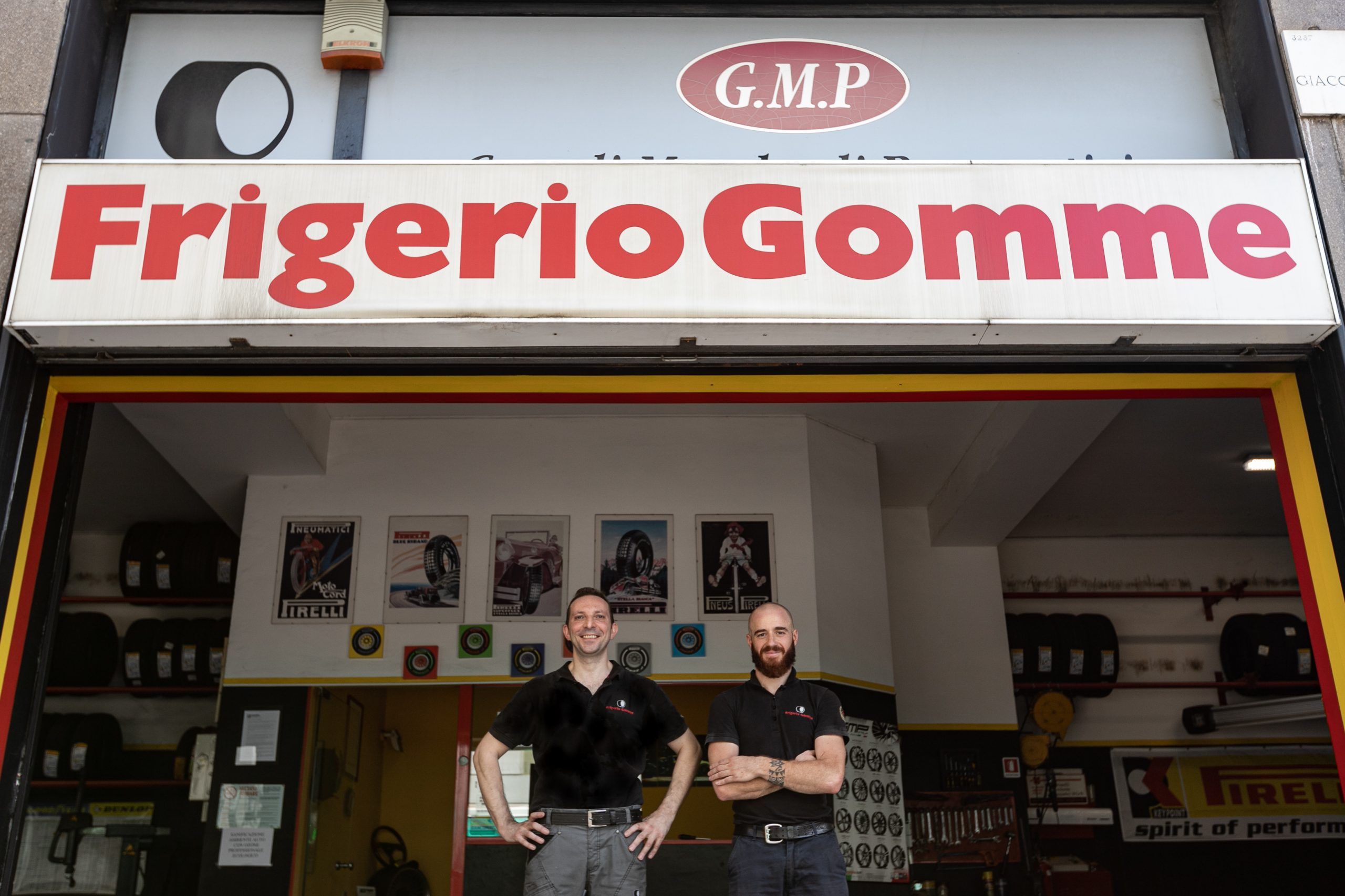 Frigerio Gomme via Battistotti Sassi Milano, ingresso