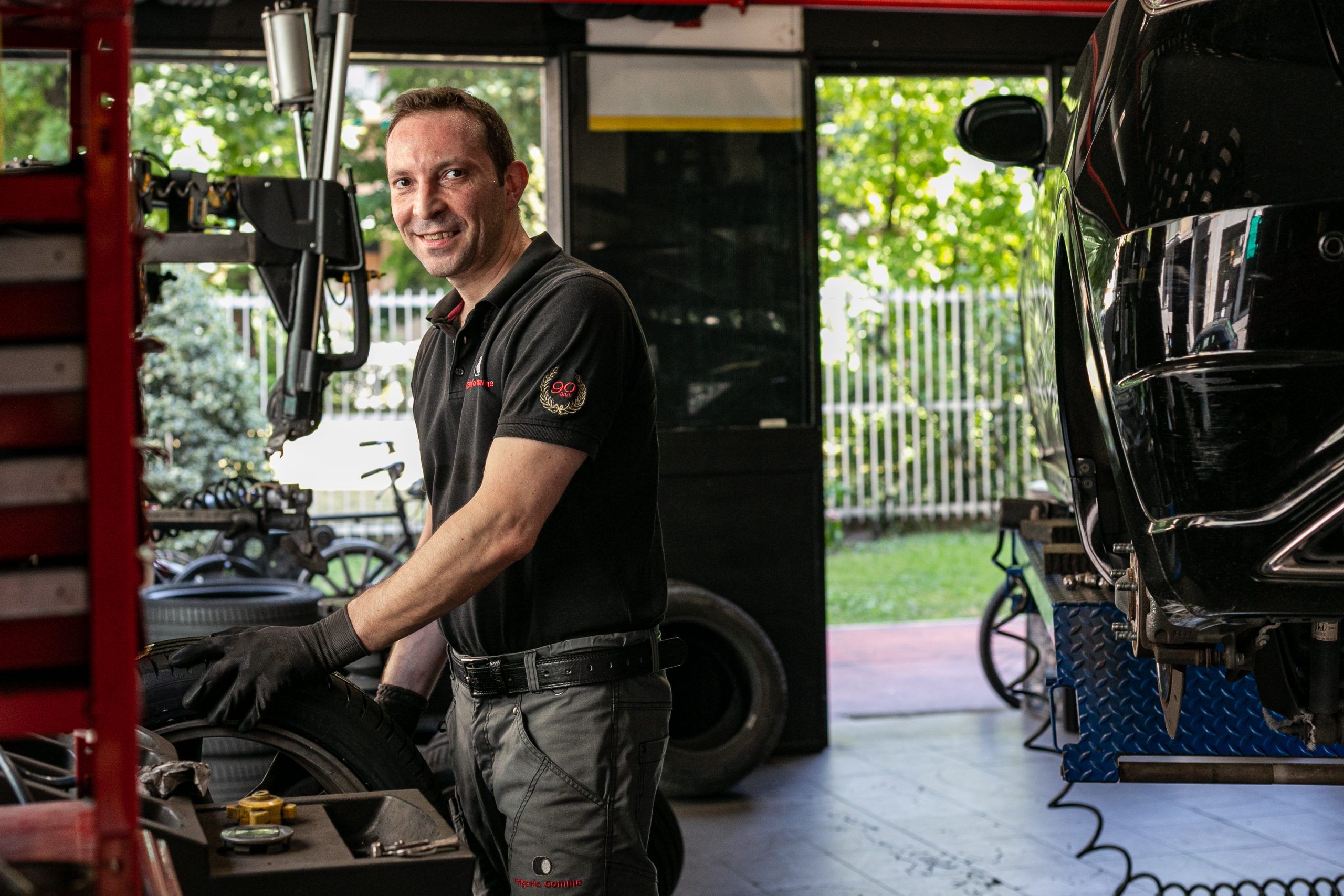 Frigerio Gomme via Battistotti Sassi Milano, officina