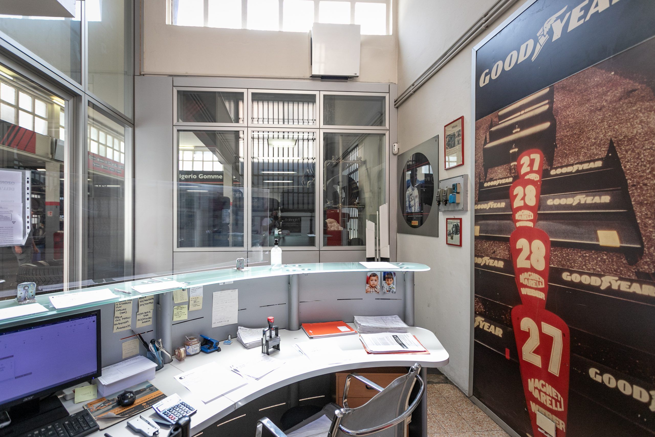 Frigerio Gomme via Rezia Milano, ufficio