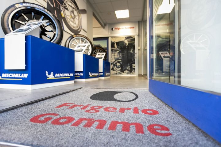Punti vendita Milano, ingresso Frigerio Gomme